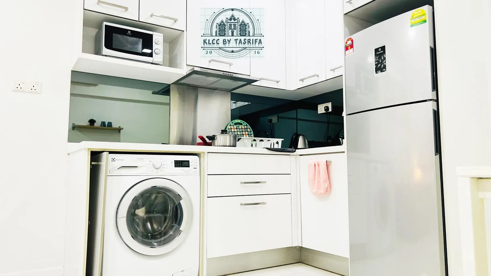 아파트 Mercu Summer Suites Klcc By Tasrifa 쿠알라룸푸르 말레이시아
