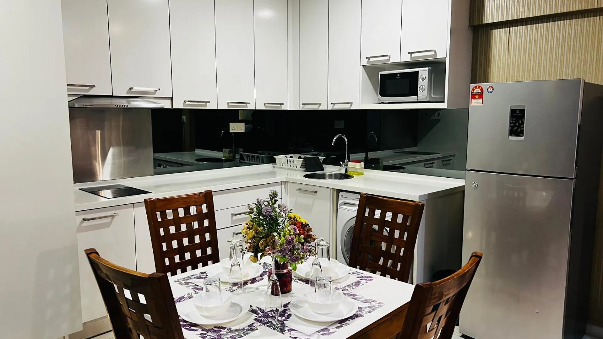 Mercu Summer Suites Klcc By Tasrifa 쿠알라룸푸르 0*,  말레이시아